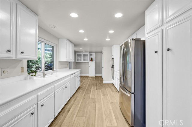 Building Photo - 17 Valley View