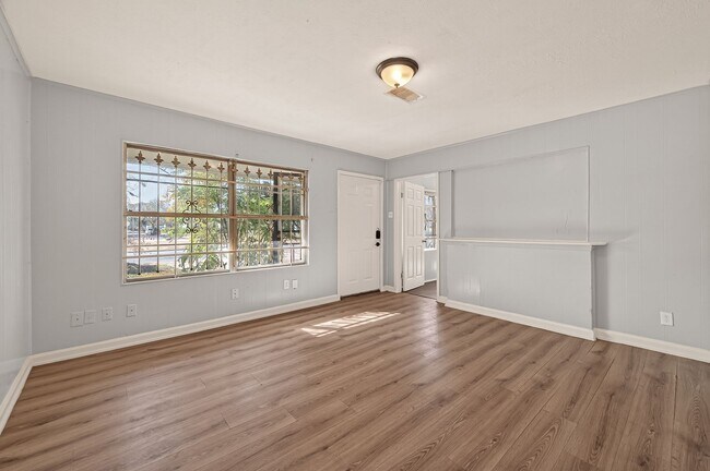 Foto del edificio - Affordable 4-Bedroom 2-Bathroom Convenient South Houston Home Near Medical Center & City Access