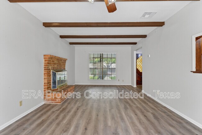 Foto del edificio - 14301 Brook Hollow Blvd