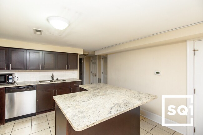 Foto del edificio - 871 W Lill Ave