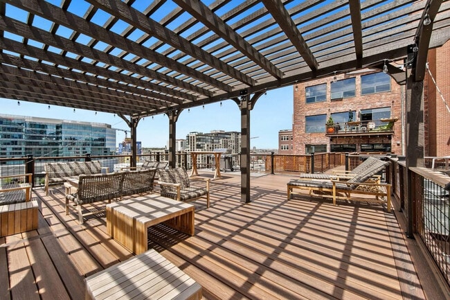 Foto del edificio - 1890 Wewatta St