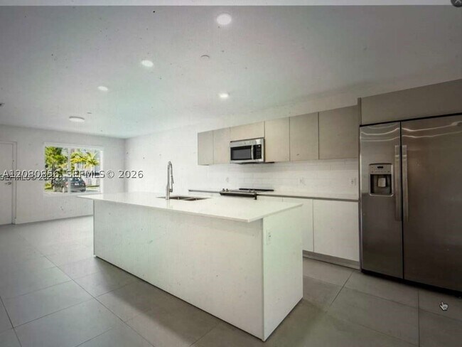 Foto del edificio - 2555 NE 193rd St