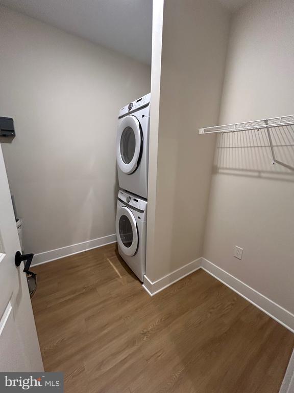 Building Photo - 624 Main St