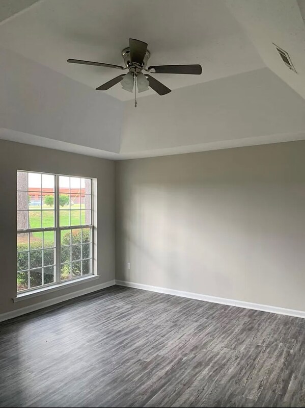 Building Photo - 157 Dupont Dr NW