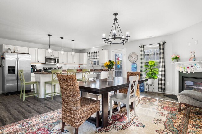 Building Photo - Beautiful Home on a Great Lot!