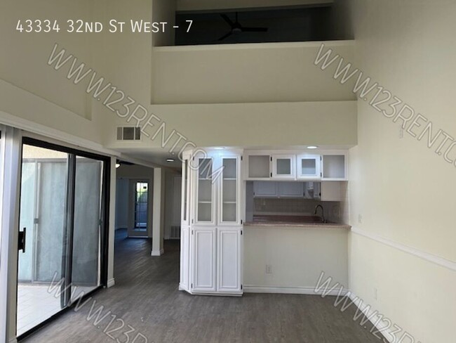 Building Photo - WEST LANCASTER 2BD/2BTH TOWNHOUSE W/ BONUS...