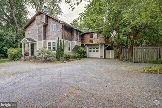 Building Photo - 1121 Tyler Ave