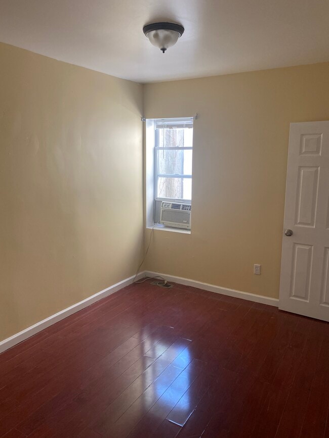 Building Photo - 5629 Malcolm St