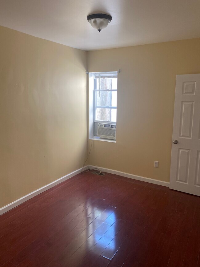 Foto del edificio - 5629 Malcolm St