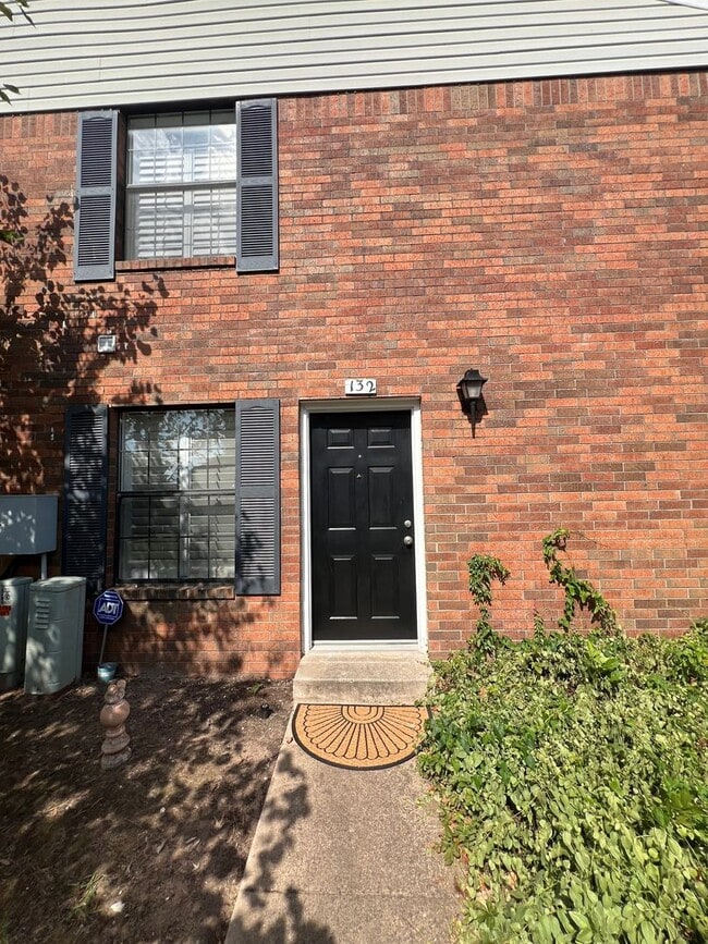 Building Photo - 3000 Chautauqua Ave