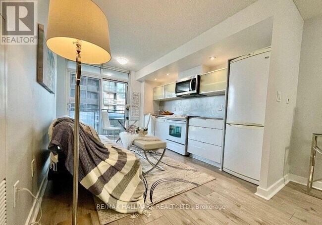 Photo du bâtiment - 301 - 4K SPADINA AVENUE