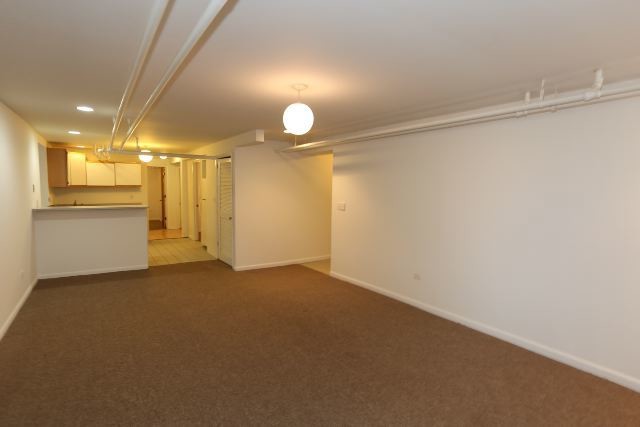 Building Photo - Awesome 2 Bedroom, 1 Bath in Wrigleyville ...