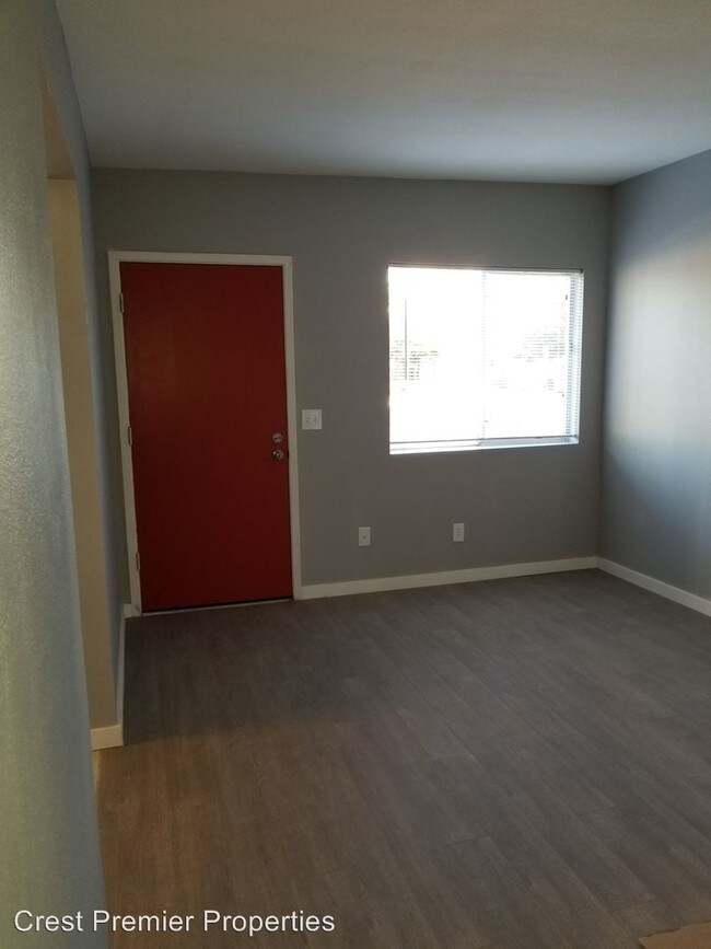 Building Photo - 1205 W University Dr