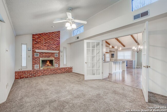 Foto del edificio - 6623 Carrie Ln