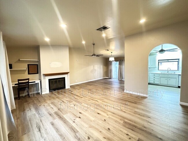 Foto del edificio - 78500 Ave 42