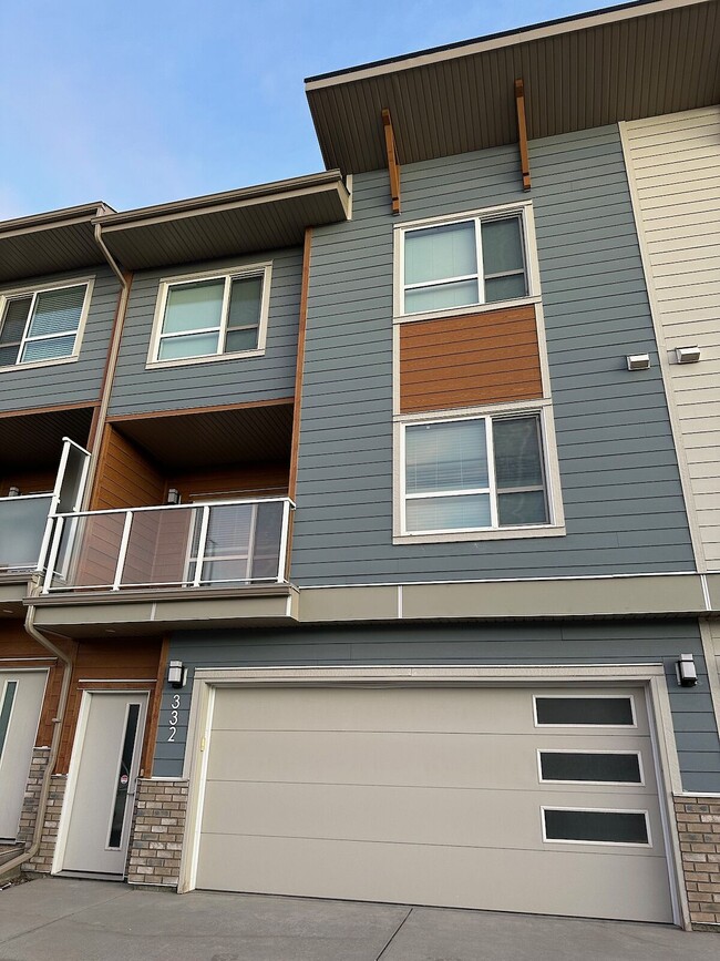Building Photo - 332 Harvest Hills Common NE
