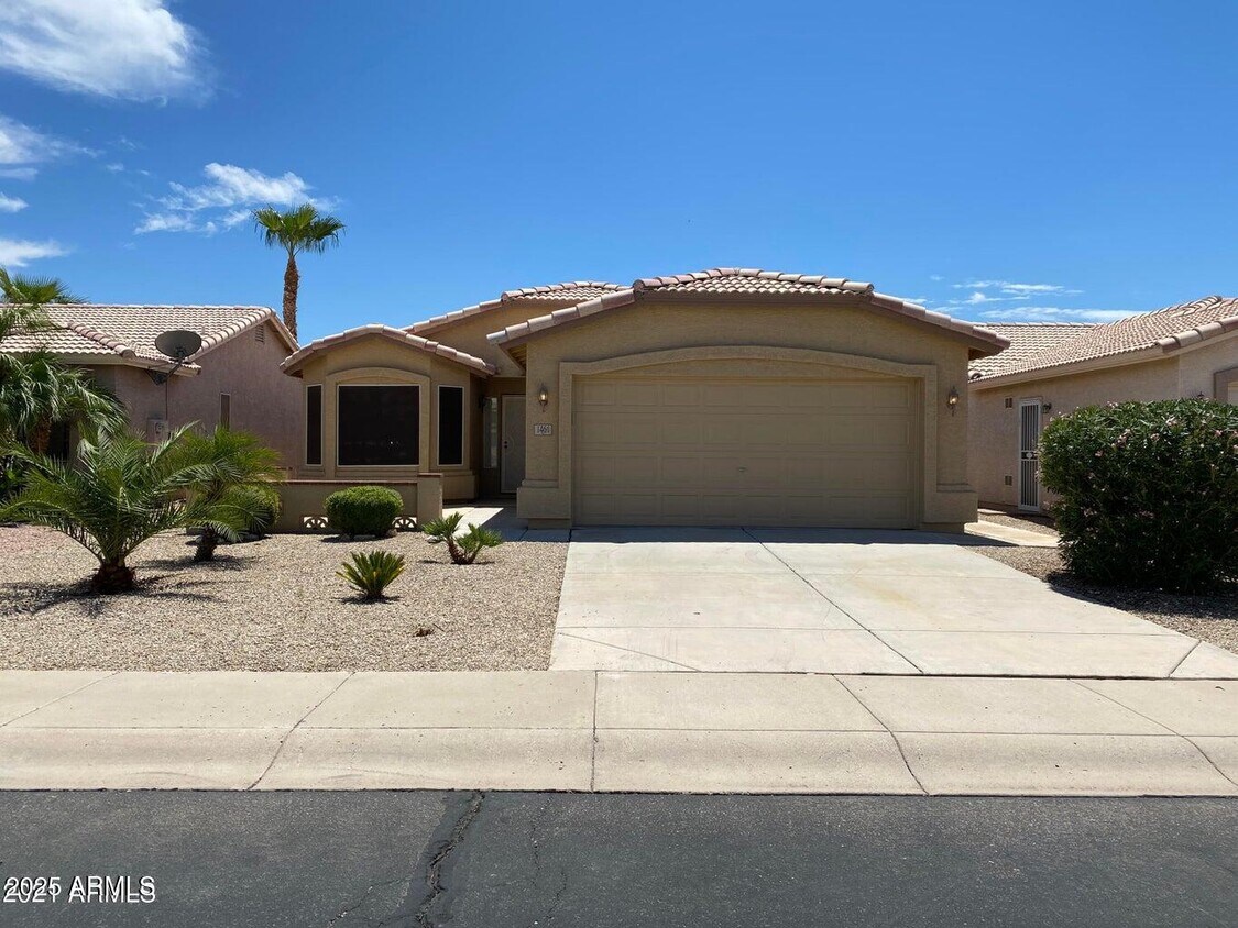 Foto principal - 1461 E La Costa Dr