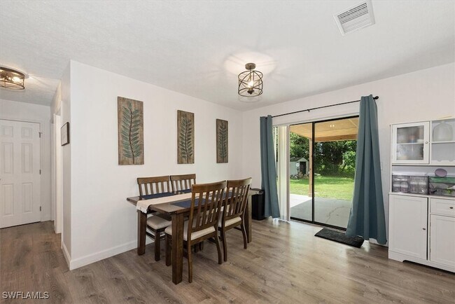 Foto del edificio - 18510 Flamingo Rd