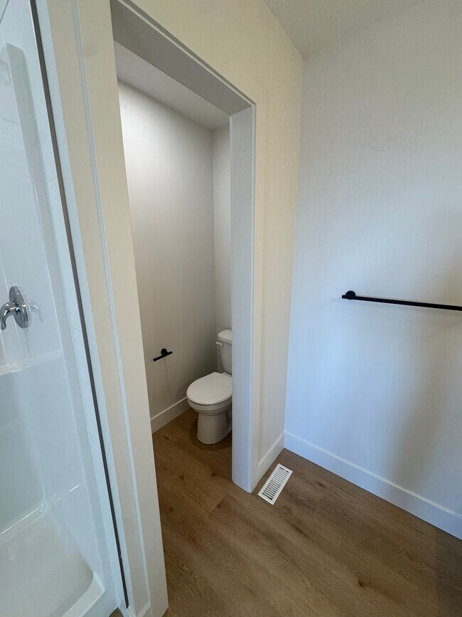 Photo du bâtiment - 10314 B-103148 148 Ave