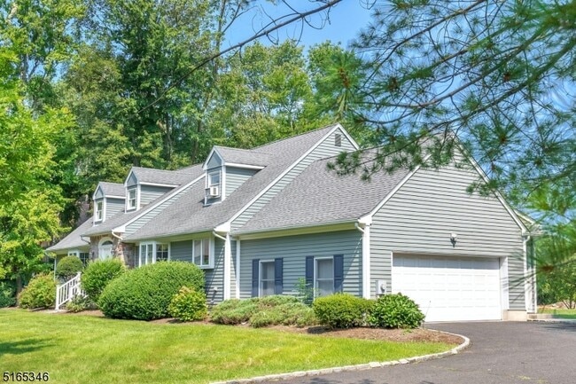 Building Photo - 34 Woodmere Dr