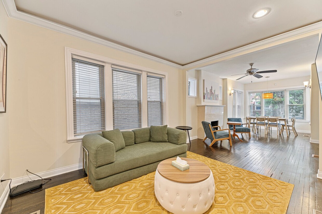 Foto principal - 1349 N Lawndale Ave