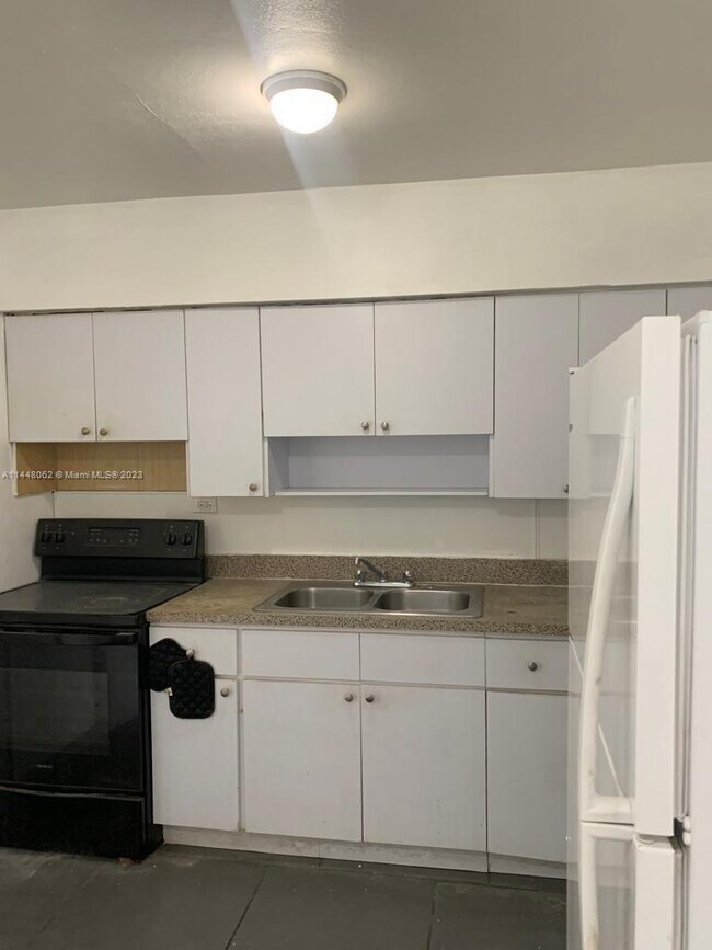 Building Photo - 171 NW 70th St