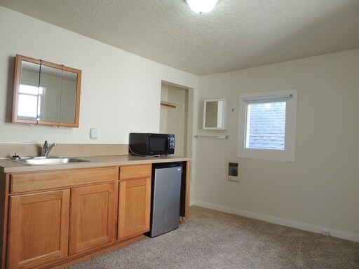 Foto del edificio - 2708 NE Sandy Blvd