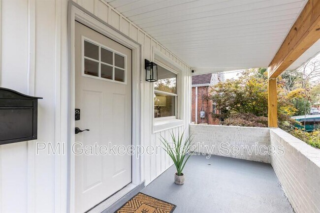 Foto del edificio - 7017 Britton Ave