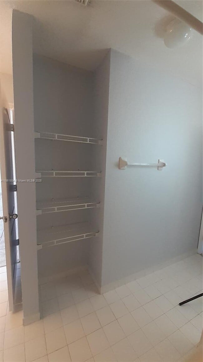 Foto del edificio - 7640 NW 182nd Ter
