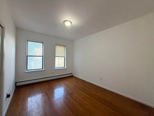 Foto del edificio - 145 Harrison Ave
