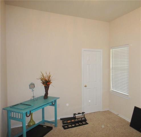 Building Photo - 1101 Twin Lakes Dr