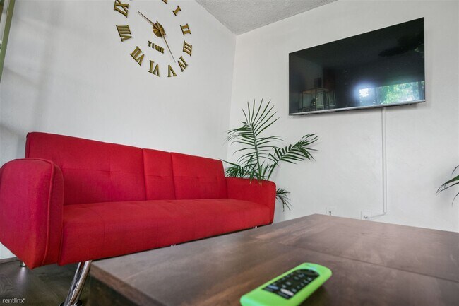 Building Photo - 2 br, 1 bath House - 5910 Potomac Street 5910
