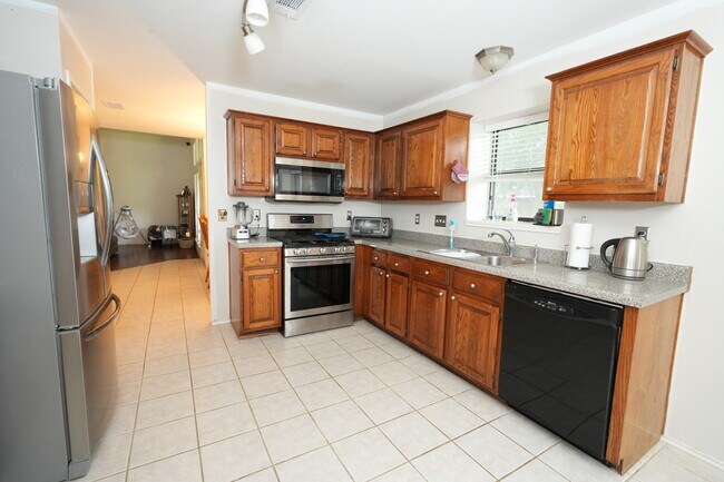 Building Photo - 2103 Mimosa Trail