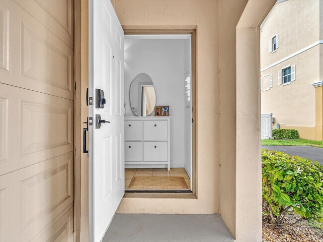 Foto del edificio - 2329 Vintage Dr