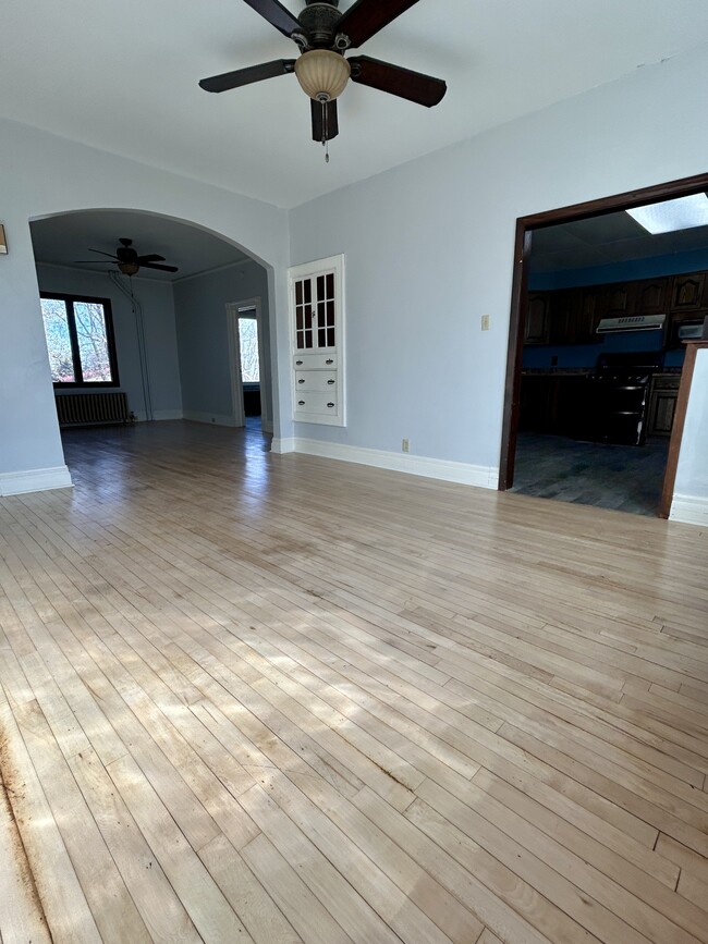 Foto del edificio - 115 W Wisconsin Ave E