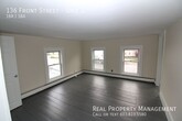 Foto principal - 136 Front St