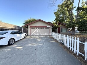 Building Photo - 9445 Williamette Way