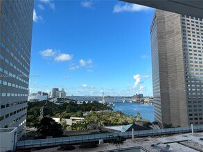 Building Photo - 325 S Biscayne Blvd
