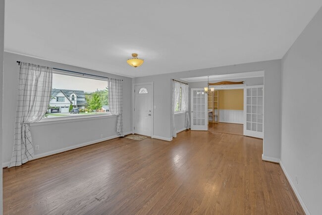 Building Photo - 1501 Clifton Ln