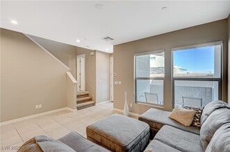 Building Photo - 9864 Kings Glen St