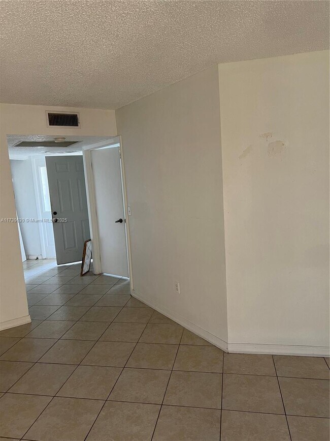 Foto del edificio - 2645 SE 21st Ct