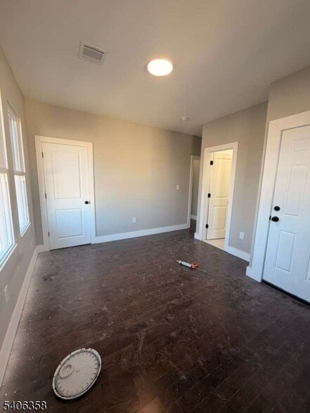 Foto del edificio - 69 Brookdale Ave