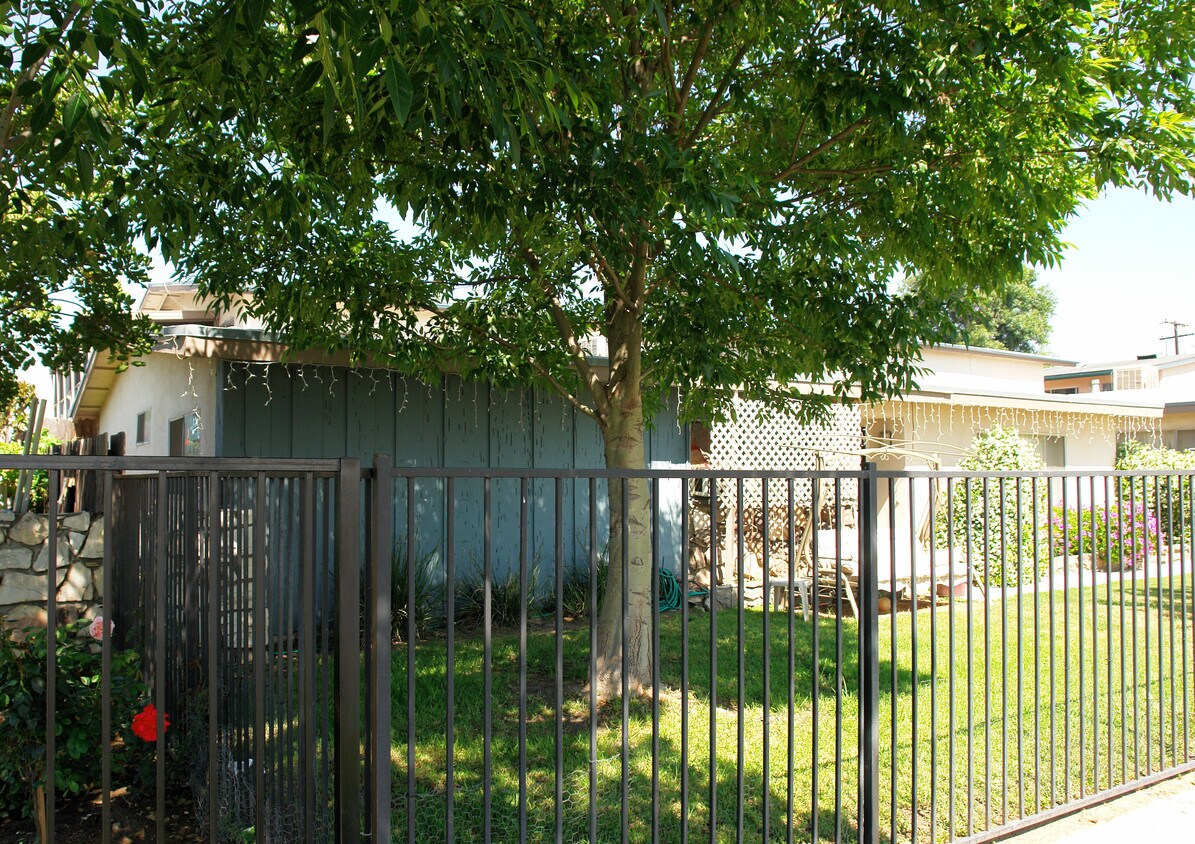 Foto del edificio - 863 N Vineyard Ave
