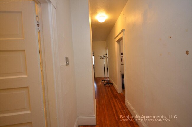 Foto del edificio - 1387 Commonwealth Ave