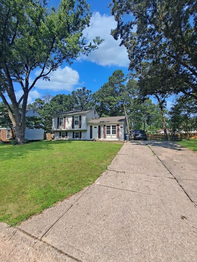 Building Photo - Coming Soon! Pet Friendly, Split Level SFH...