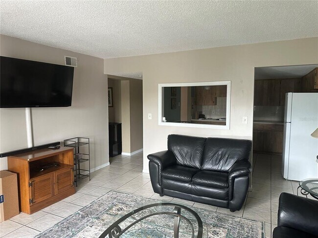 Foto del edificio - 5541 Bay Blvd