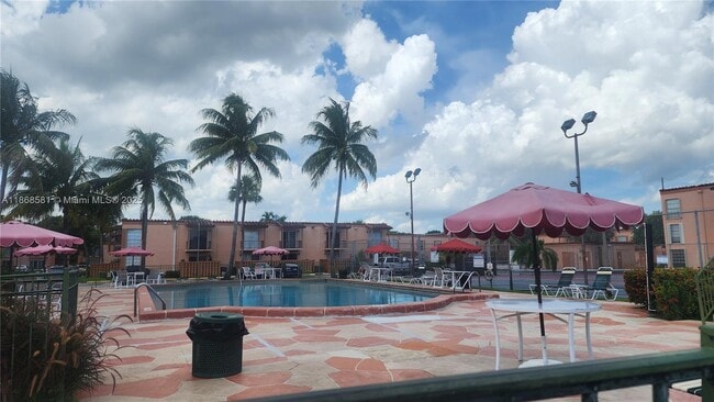 Foto del edificio - 7231 Miami Lakes Dr
