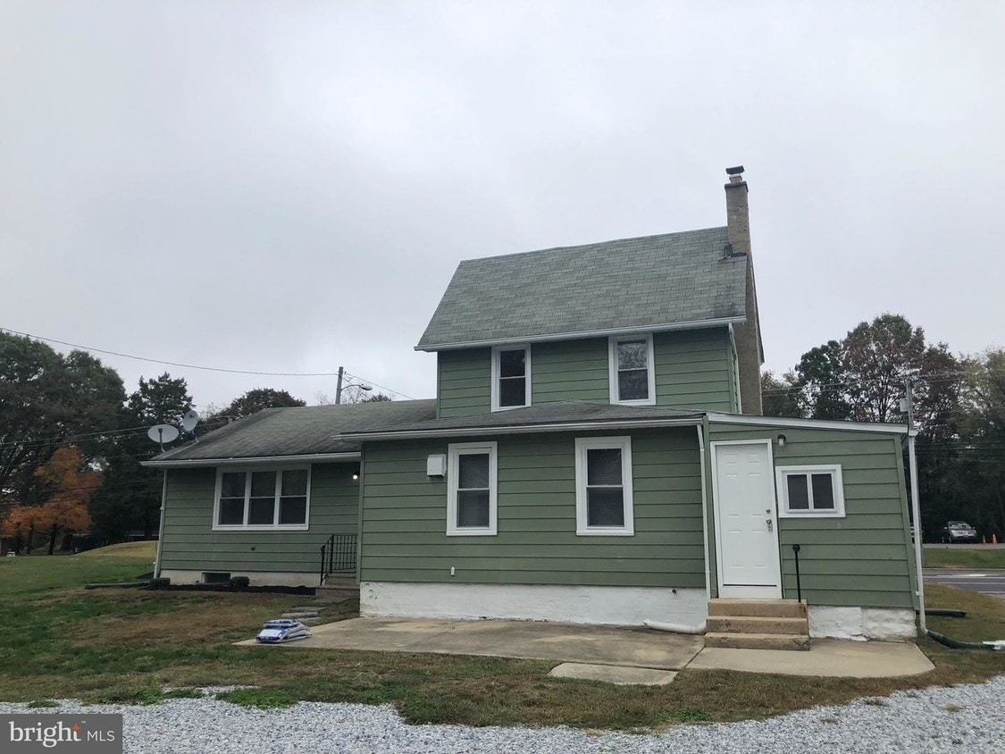 602 Hurffville Cross Keys Rd, Washington Township, NJ 08080 House