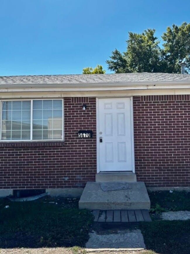 Building Photo - 5660-5670 W 52nd Ave