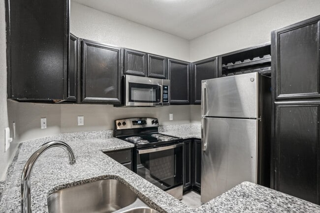 Building Photo - Bridford Lake Apartments